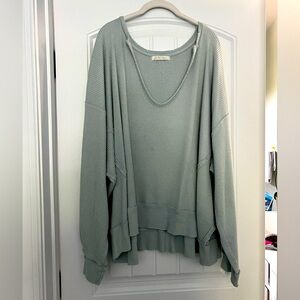 XL We the Free distressed sweatshirt!